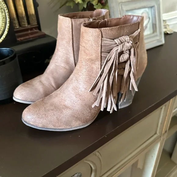 Booties - Picture 5 of 5